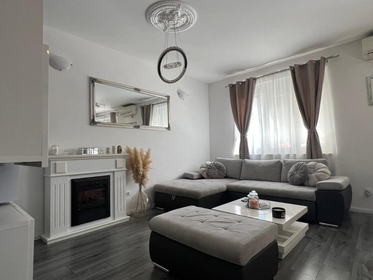 Apartment Anachi Split Bagian luar foto