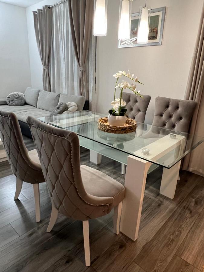 Apartment Anachi Split Bagian luar foto