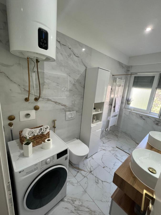 Apartment Anachi Split Bagian luar foto