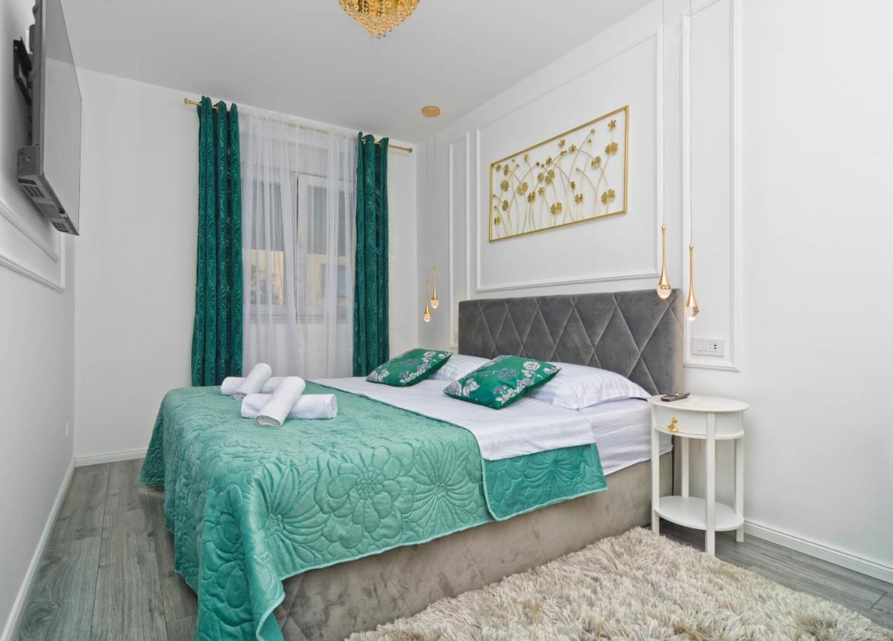 Apartment Anachi Split Bagian luar foto